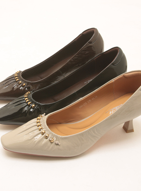 7604春秋新款圆头真皮浅口漆皮单鞋女金属扣细跟舒适通勤小皮鞋