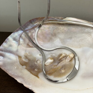 734钛钢白金的贝壳笑脸加粗精工蛇骨项链链百搭通勤不掉色锁骨链