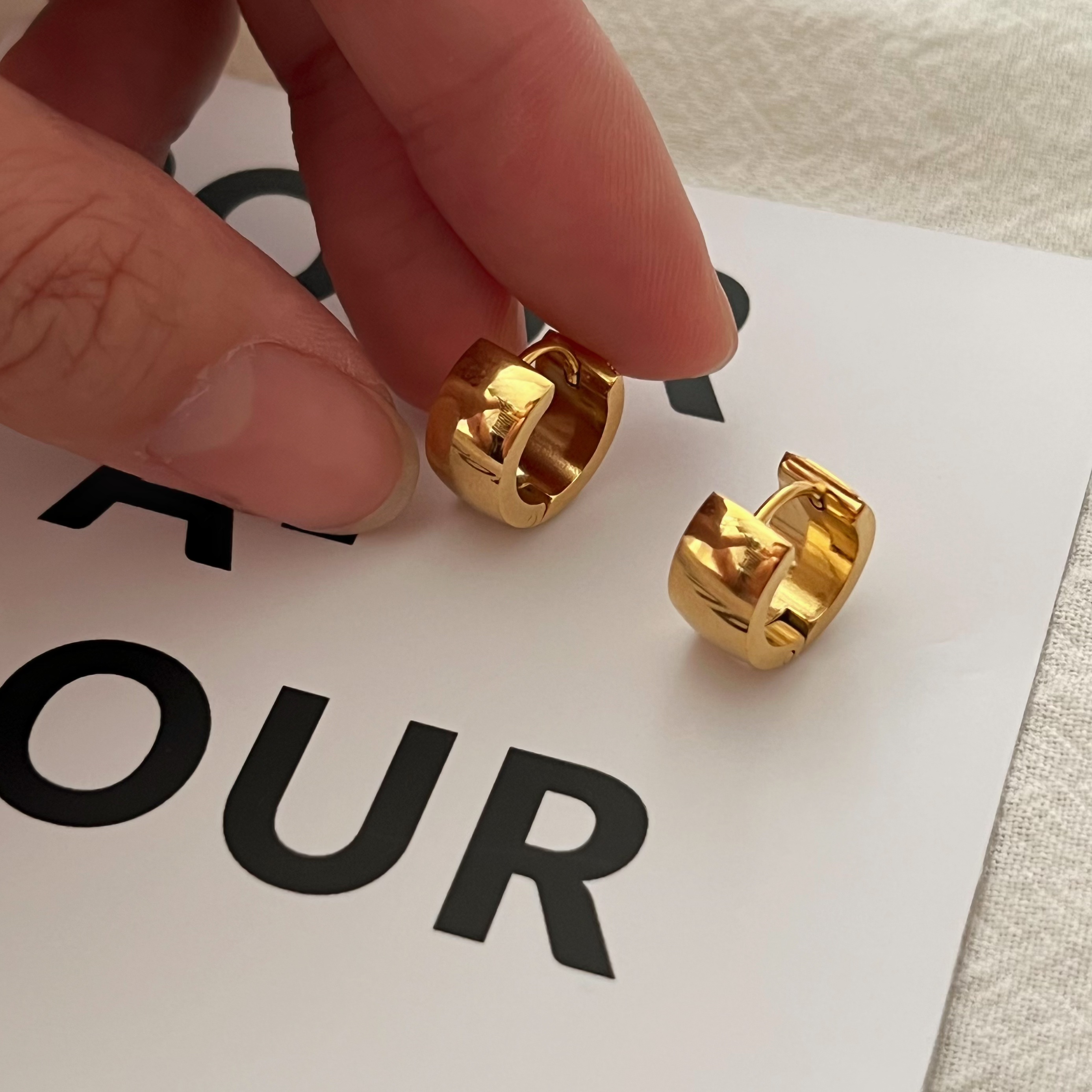 不掉色耳扣钛钢女小圈圈