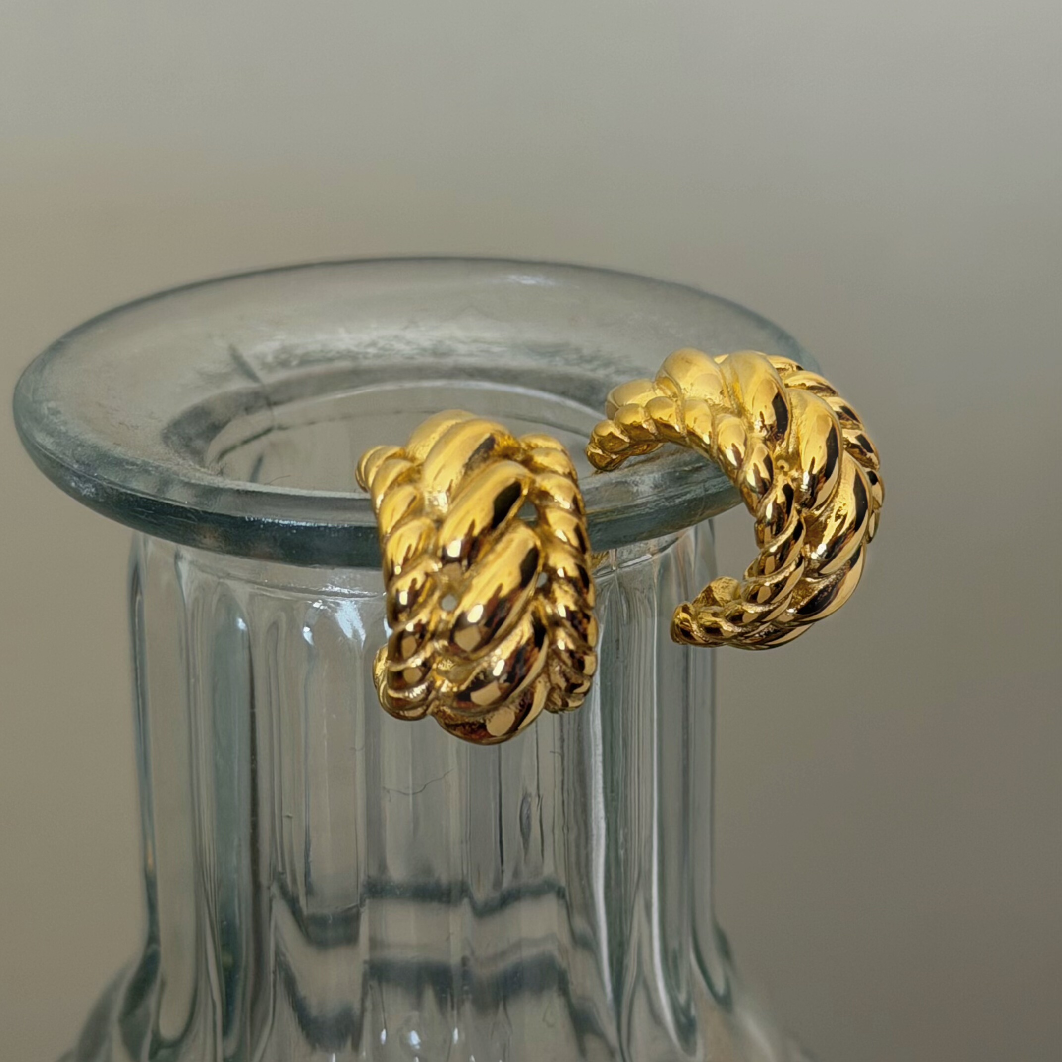 734钛钢螺纹麻花耳圈夸张欧美小香风耳钉温柔气质金色耳环