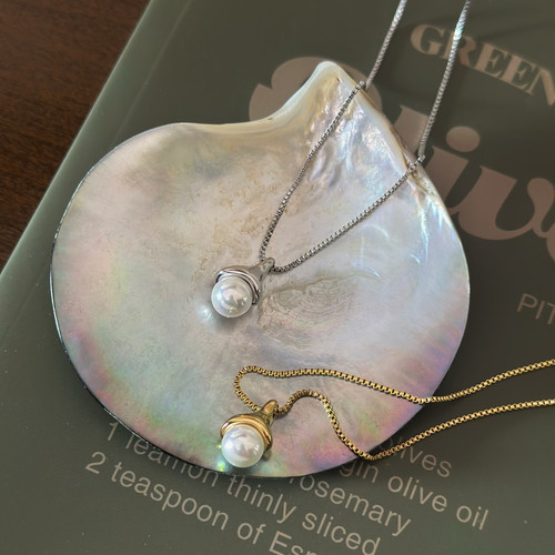 734钛钢大白极光珍珠吊坠项链女巫帽坠灯笼链百搭锁骨链可洗澡