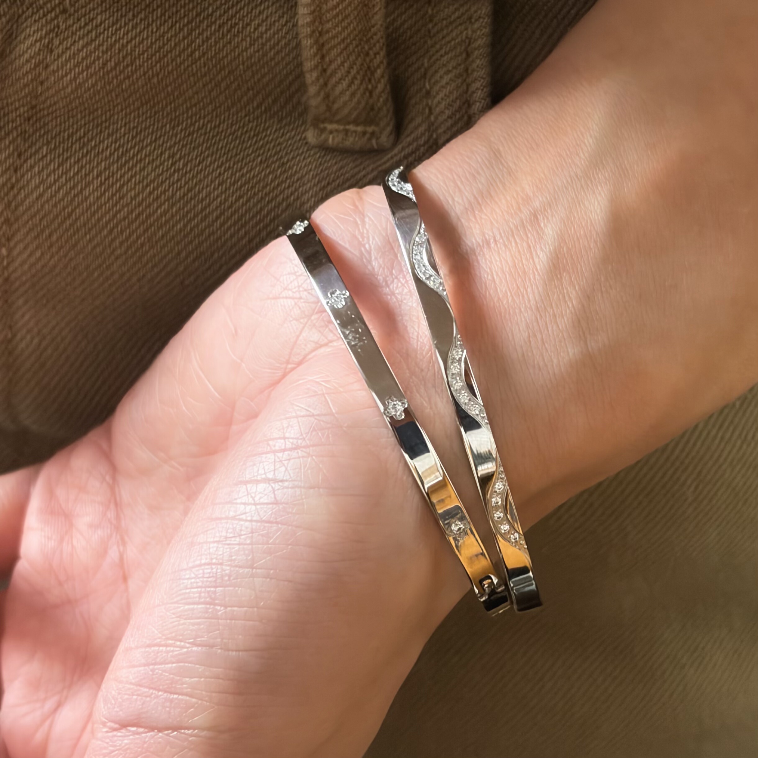 734钛钢可洗澡不掉色卡扣手镯白金色精工光面手环