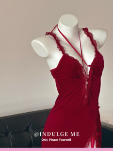 indulgeme红磨坊 欧美吊带睡衣女性感丝绒酒红性感紧身包臀裙睡裙