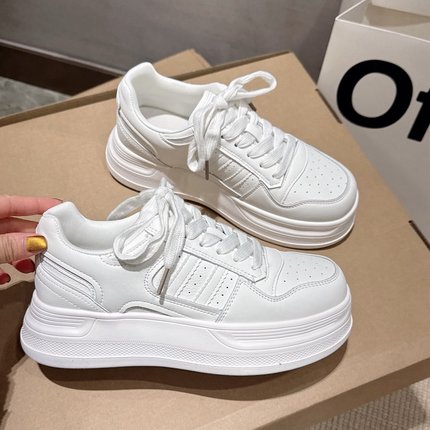 14简约风真皮增高厚底小白鞋女2026春季新款青年百搭轻便休闲板鞋