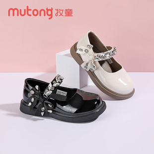 牧童童鞋春秋季新款女童亮面皮水钻蝴蝶结舒适方口防滑小皮鞋