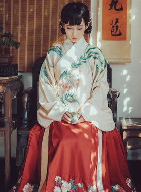 出租汉服【钟灵记】凤来仪明制交领短袄红色马面裙伴娘服