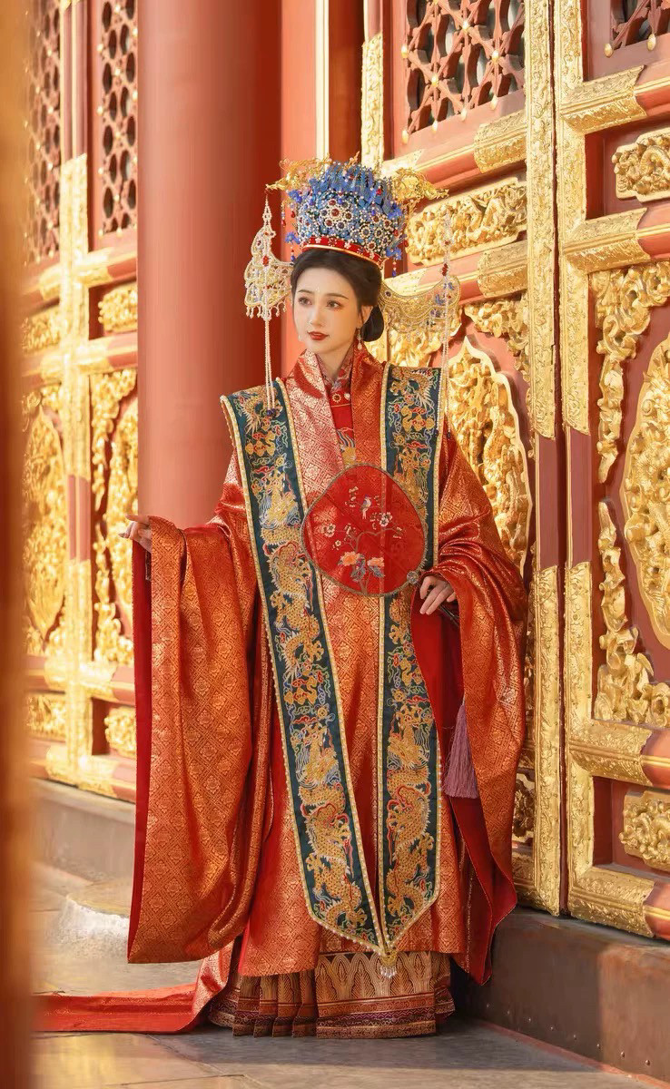 【出租】红叶之盟女款明制婚服织金大衫盘金绣霞帔仿云锦云河千色