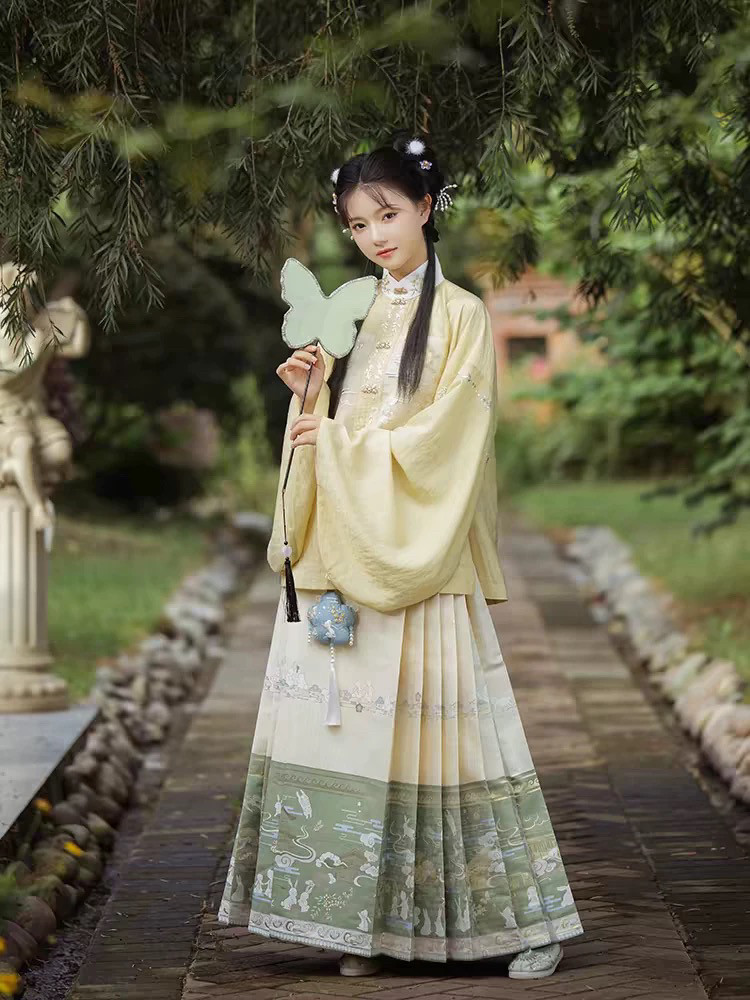 出租重回汉唐溶溶月竖领对襟袄明制汉服女新国风马面裙 伴娘服