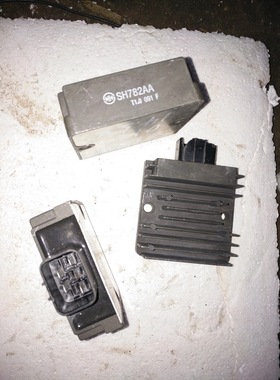 适用于庞巴迪 MXZ550 WT550F GSX550F 雪地摩托车整流器 充电硅