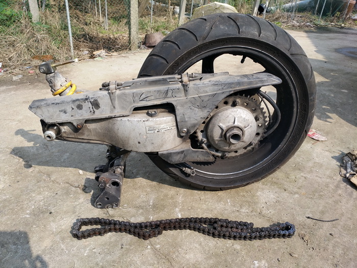 后摇臂 后平叉 钢圈 VFR800 后平叉 轮毂 轮胎 后减震 刹车盘卡钳