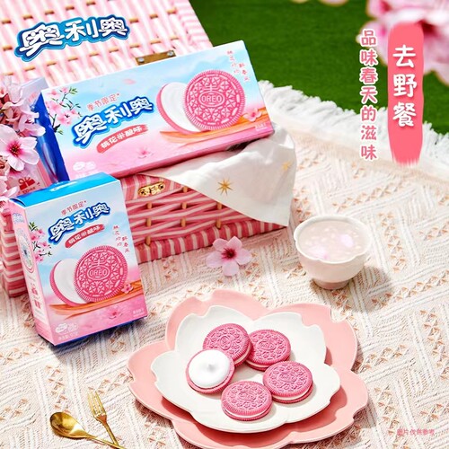 奥利奥樱花饼干巧克力蛋糕装饰