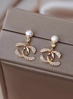 气质百搭定制新款925银针双C耳钉女小香风耳环珍珠耳饰无耳洞耳夹