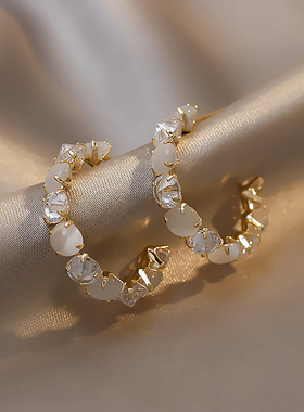 小众设计感气质猫眼石耳圈2025年新款显瘦耳钉潮耳环女春夏款耳饰