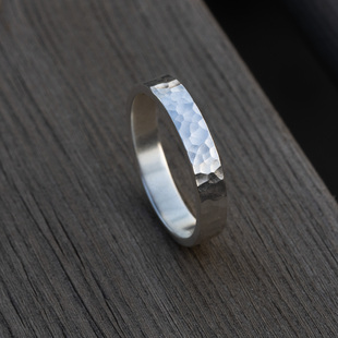 999纯银手工锤纹戒指男 食指情侣对戒女素圈指环尾戒 足银闭口个性