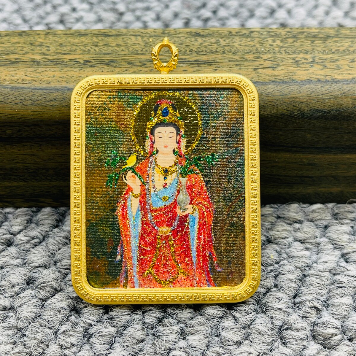 正品洒金手绘观音菩萨唐卡佛牌护身符吊坠金色噶乌盒