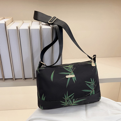 2025新款多拉链女单肩斜挎背包