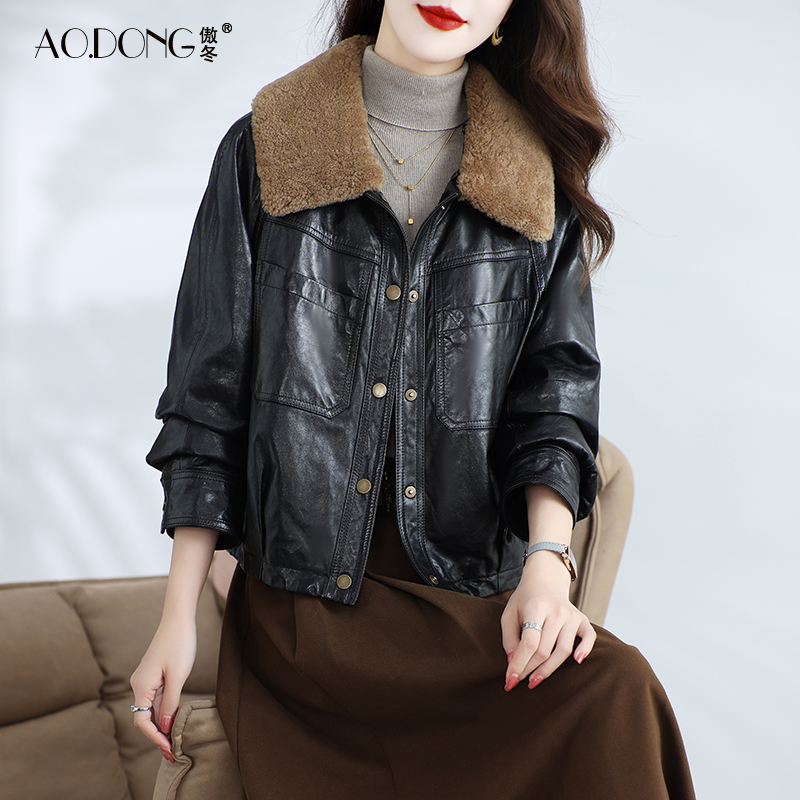 新款海宁真皮皮衣女羽绒服短款高级感油蜡绵羊皮羊毛领休闲外套冬