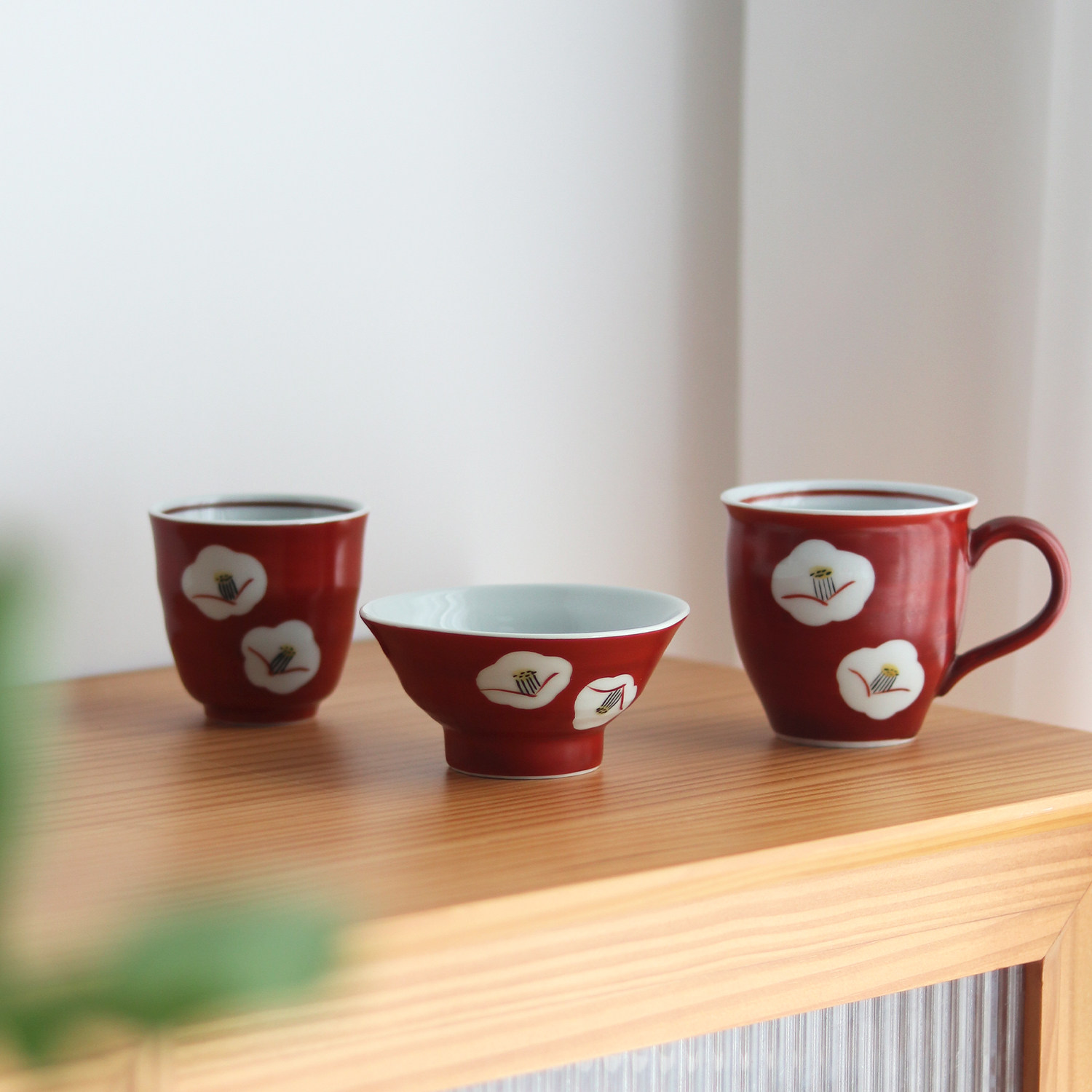 手绘白椿山茶花马克杯