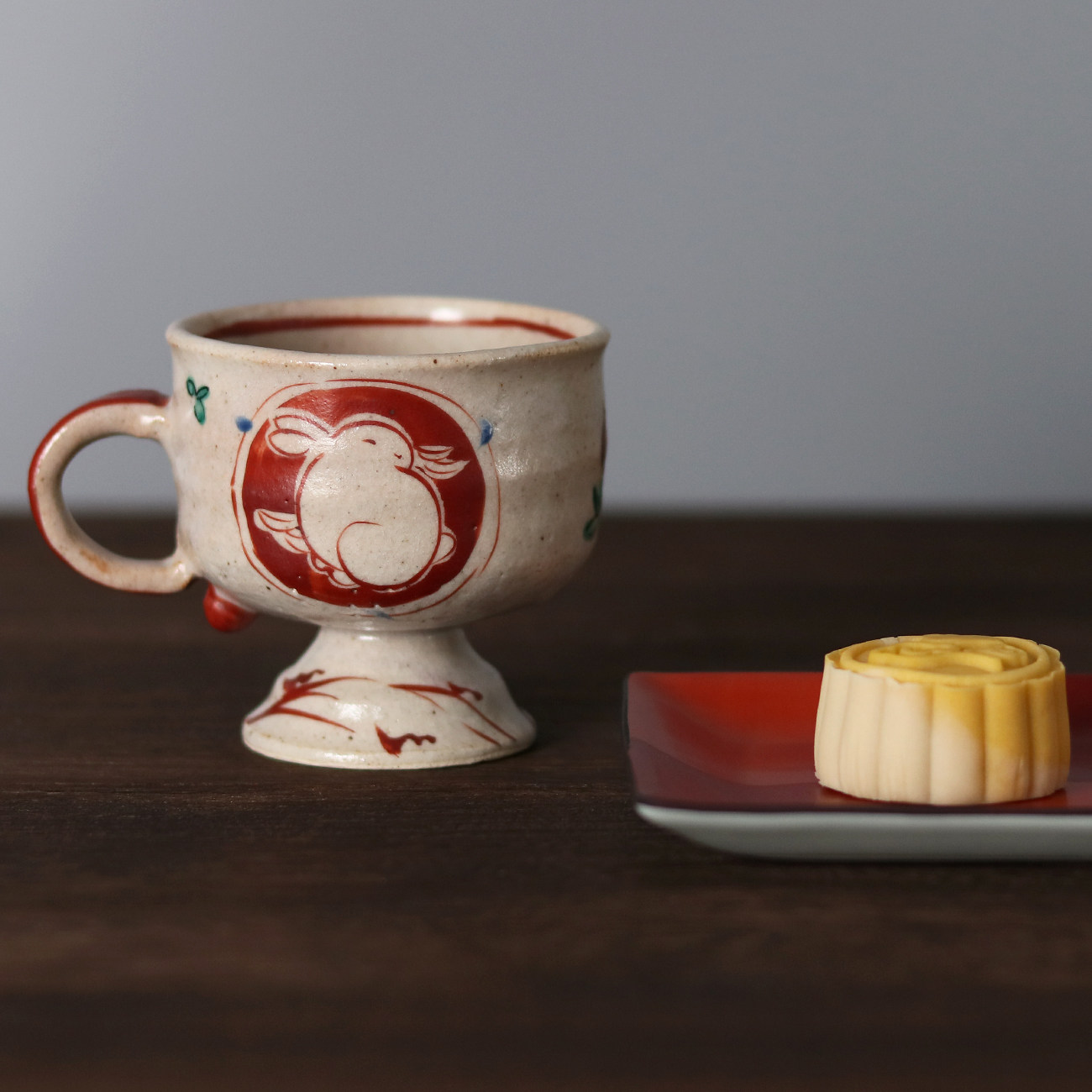 日本藏珍窑手作赤绘兔子高台杯