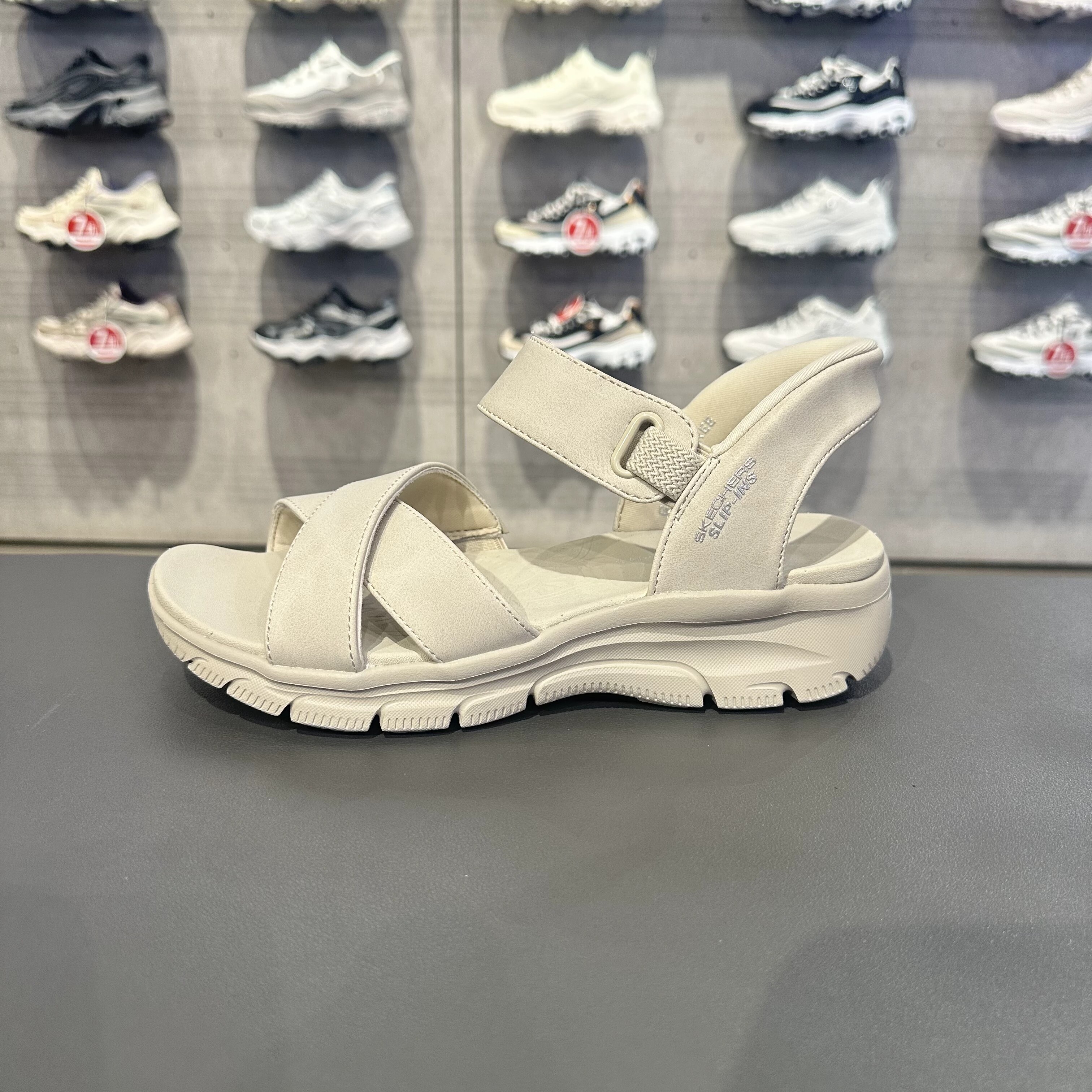 Skechers斯凯奇夏季女子闪穿一脚蹬休闲舒适魔术贴凉鞋163534