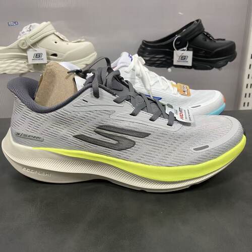 Skechers斯凯奇新款男士高回弹轻质透气舒适专业跑步鞋246220