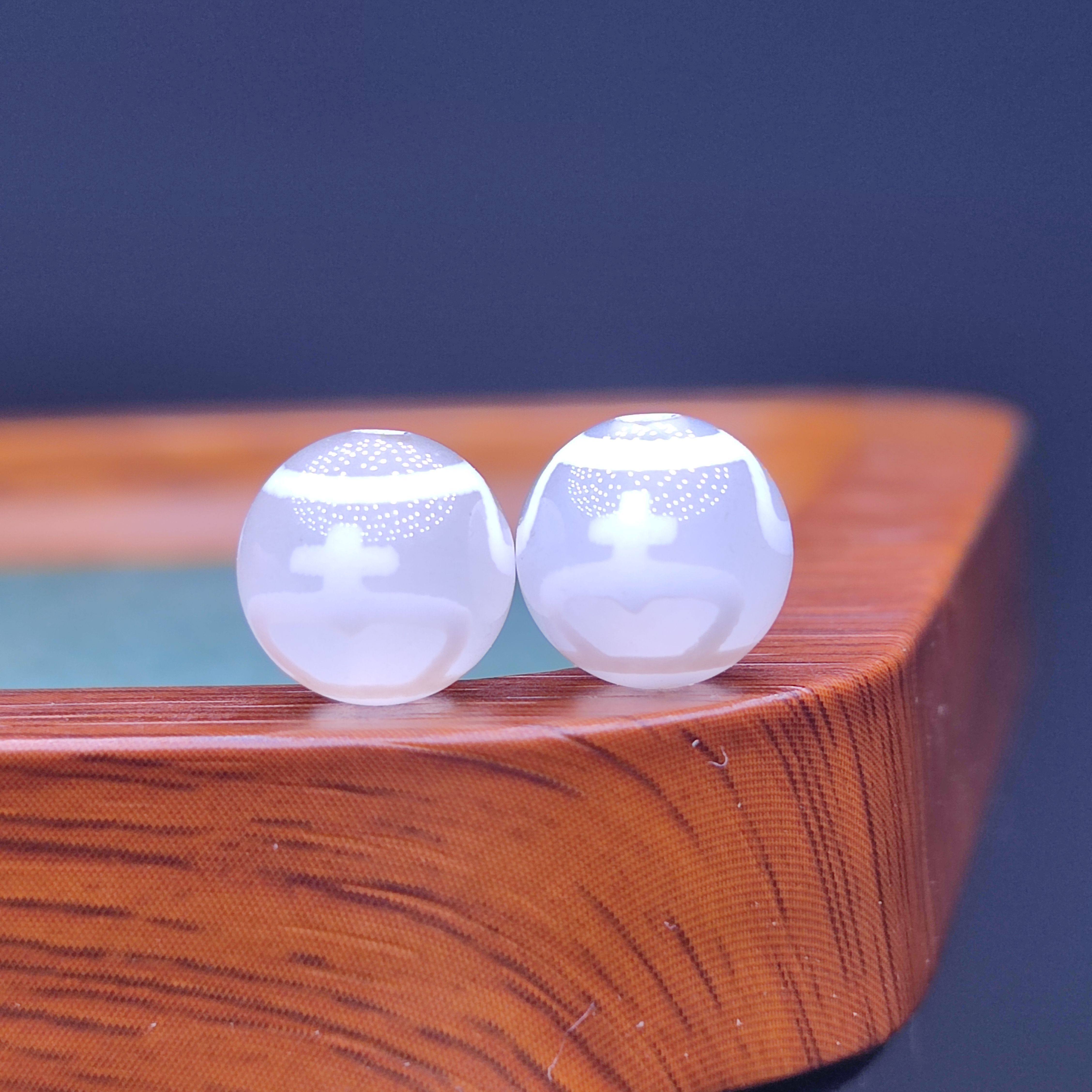 雪域白10毫米保瓶天珠圆珠桶珠