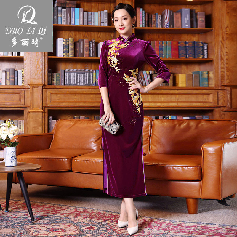 多丽琦新款丝绒复古风妈妈装旗袍