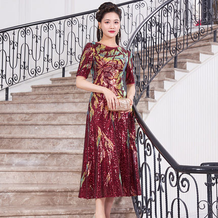 多丽琦2025年新款轻奢小众高端礼服女夏季宴会气质亮片织花连衣裙