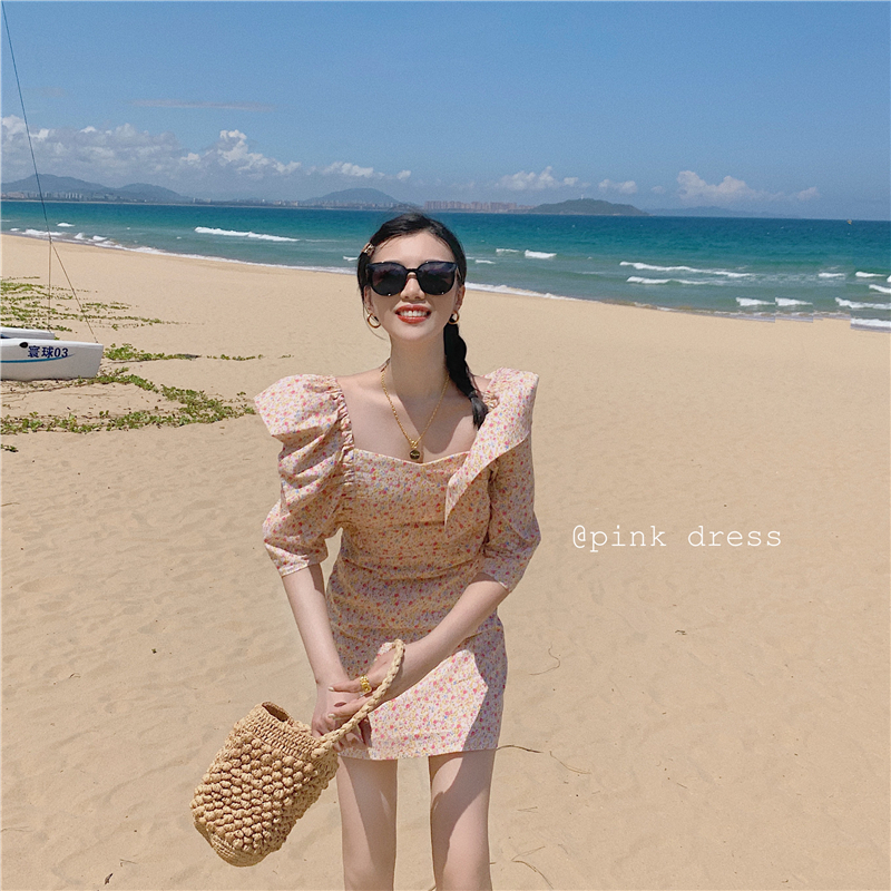 Real price real shot Korean French retro minority design floral solid cut fly sleeve floral Platycodon dress