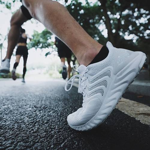 匹克态极天泽运动山海经跑步鞋