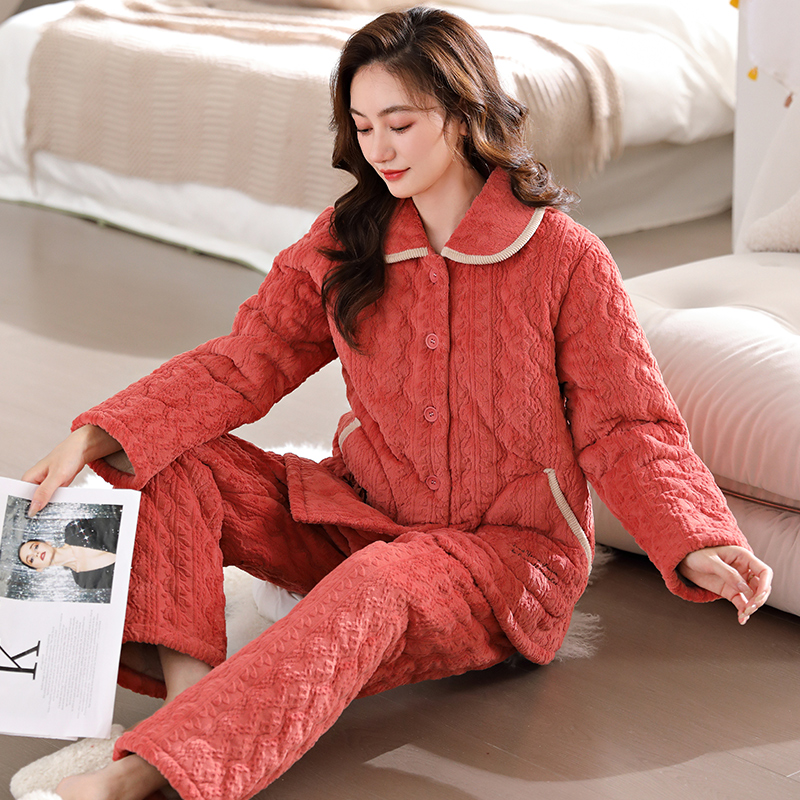 冬季2025新款加绒加厚女家居服三层夹棉珊瑚绒女款妈妈睡衣居家服