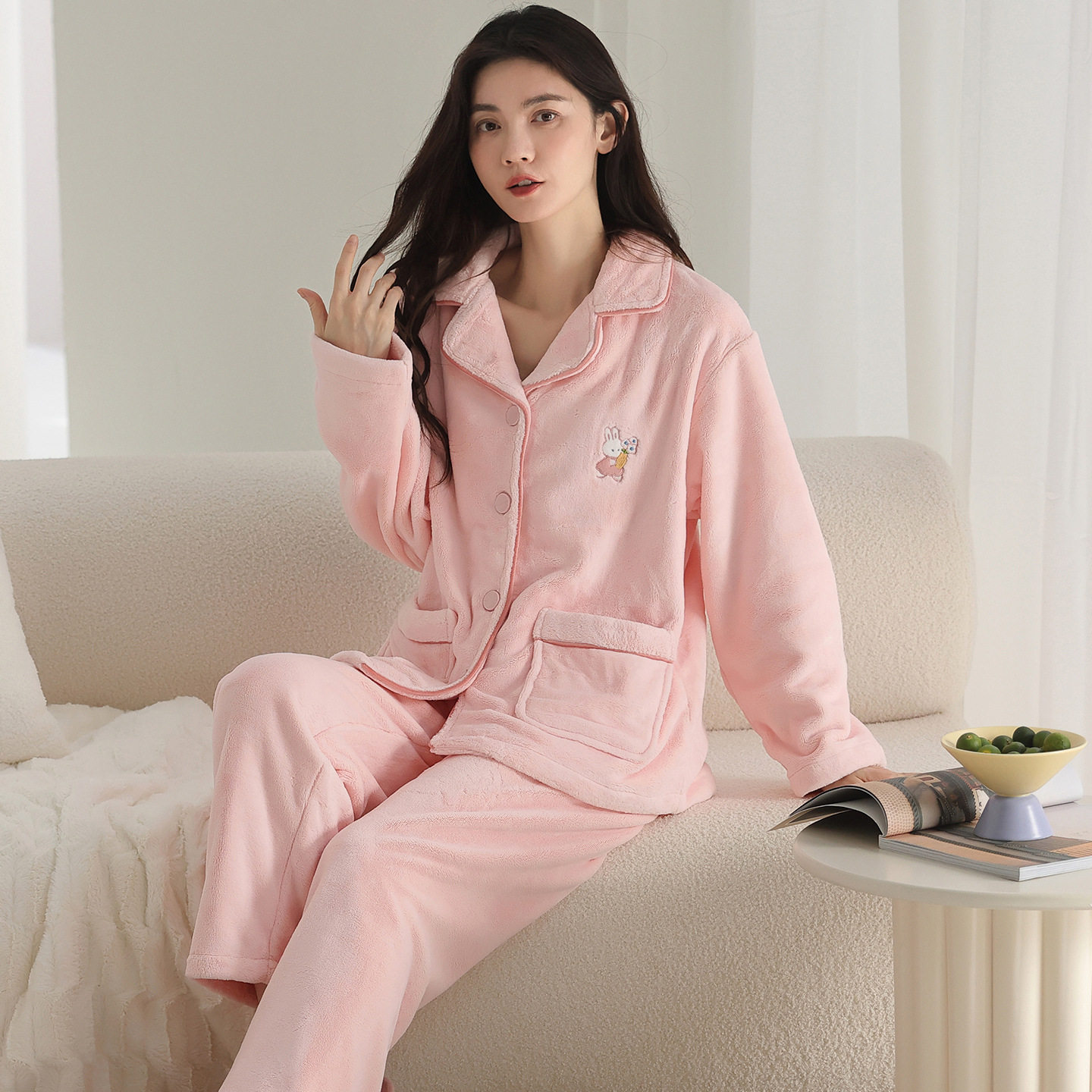 女士睡衣珊瑚绒冬季加绒加厚保暖法兰绒开衫女士翻领家居服套装