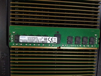 三星16G 1RX4 PC4-2666V-RC2 REG 内存M393A2K40BB2/CB2-CTD7Q/6Q