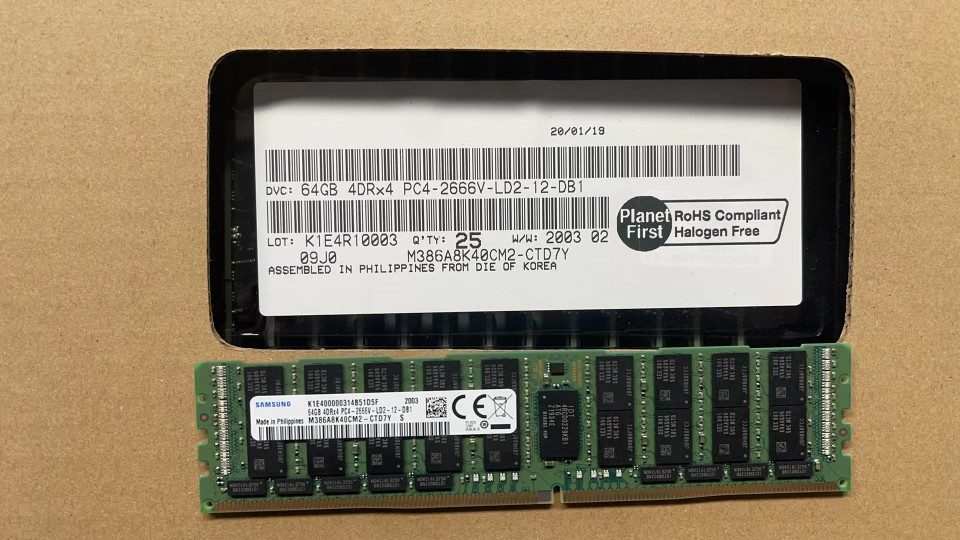三星 64G 4DRX4 PC4-2666V DDR4 LRDIMM 内存 M386A8K40CM2-CTD7Y