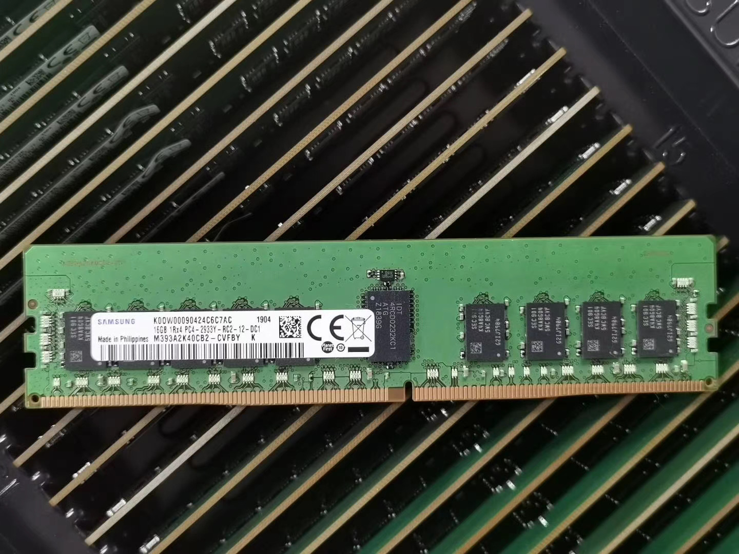 三星DDR4 16G 1RX4 2933 ECC REG服务器内存M393A2K40DB2-CVF