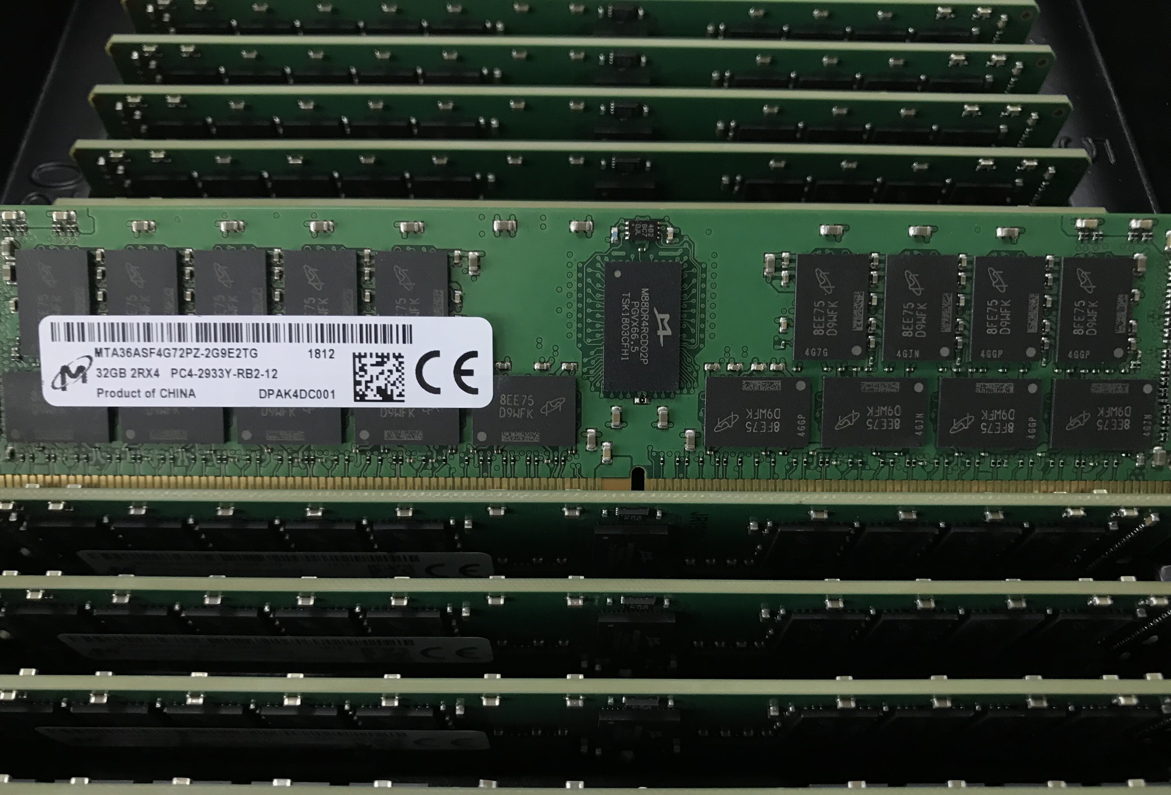 CT32G4RFD4293 CRUCIAL 32GB DDR4 2933 RECC 2RX4 PC4-2933Y内存