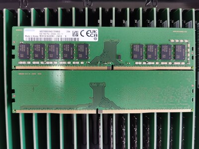 三星 8G 1RX8 PC4-3200AA ECC UDIMM 服务器内存M391A1K43DB2-CWE