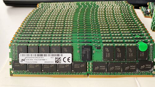 镁光32GB 2RX4 PC4-2133P REG ECC内存 MTA36ASF4G72PZ-2G1A1IK