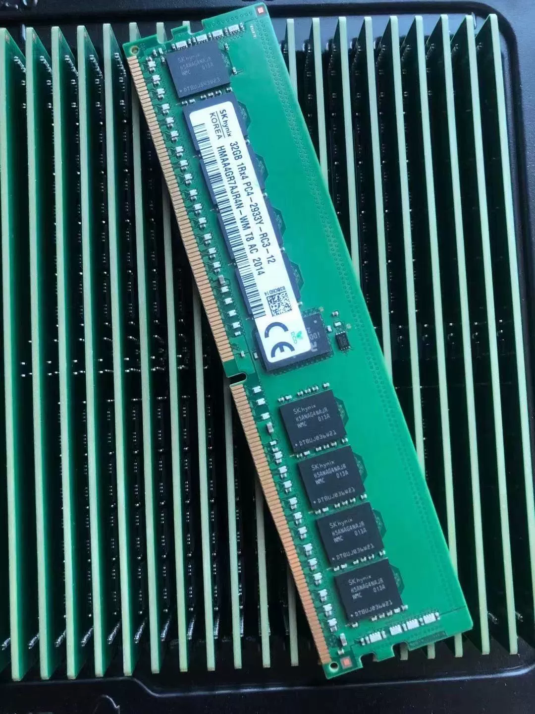 现代SK 32G 1RX4 2933Y RDIMM REG ECC HMA4GR7AJR4N-WM T4内存条