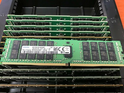 三星 M393A4K40BB1-CRC0Q 32G 2RX4 2400T DDR4 ECC REG 内存条