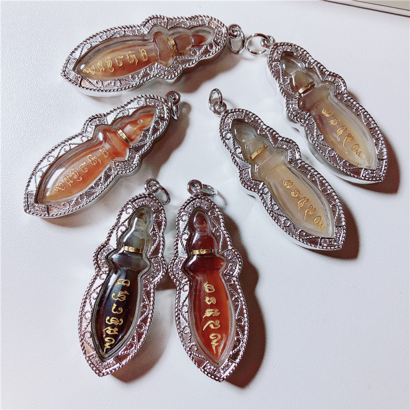 南传佛缘 泰国佛牌 龙婆纳隆  水牛角 灭魔刀  驱魔刀 泰国特色