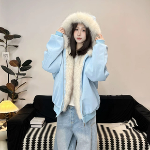 浅蓝色座山雕PU皮棉服外套男女款冬季加厚高级感保暖连帽棉衣夹克