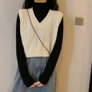 白色针织马甲背心女短款春季2023年韩版v领宽松百搭毛衣马夹外搭