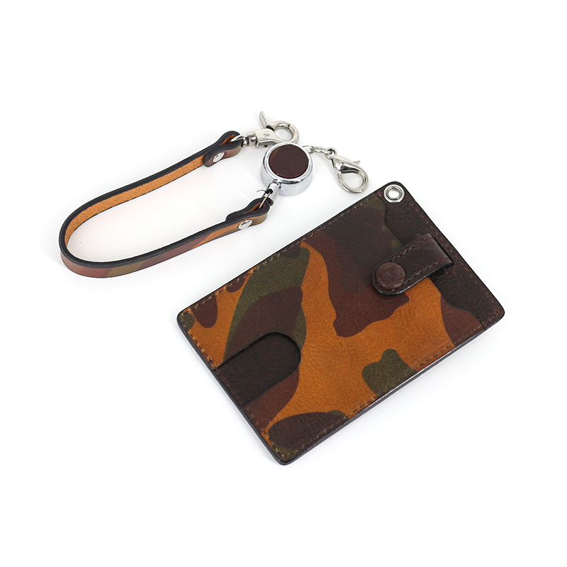 原创植鞣牛皮迷彩伸缩扣门禁卡套