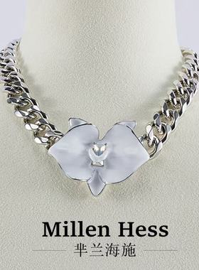 圣洁项链女款2025新款女士轻奢小众配饰气质高级轻奢精致白色颈链