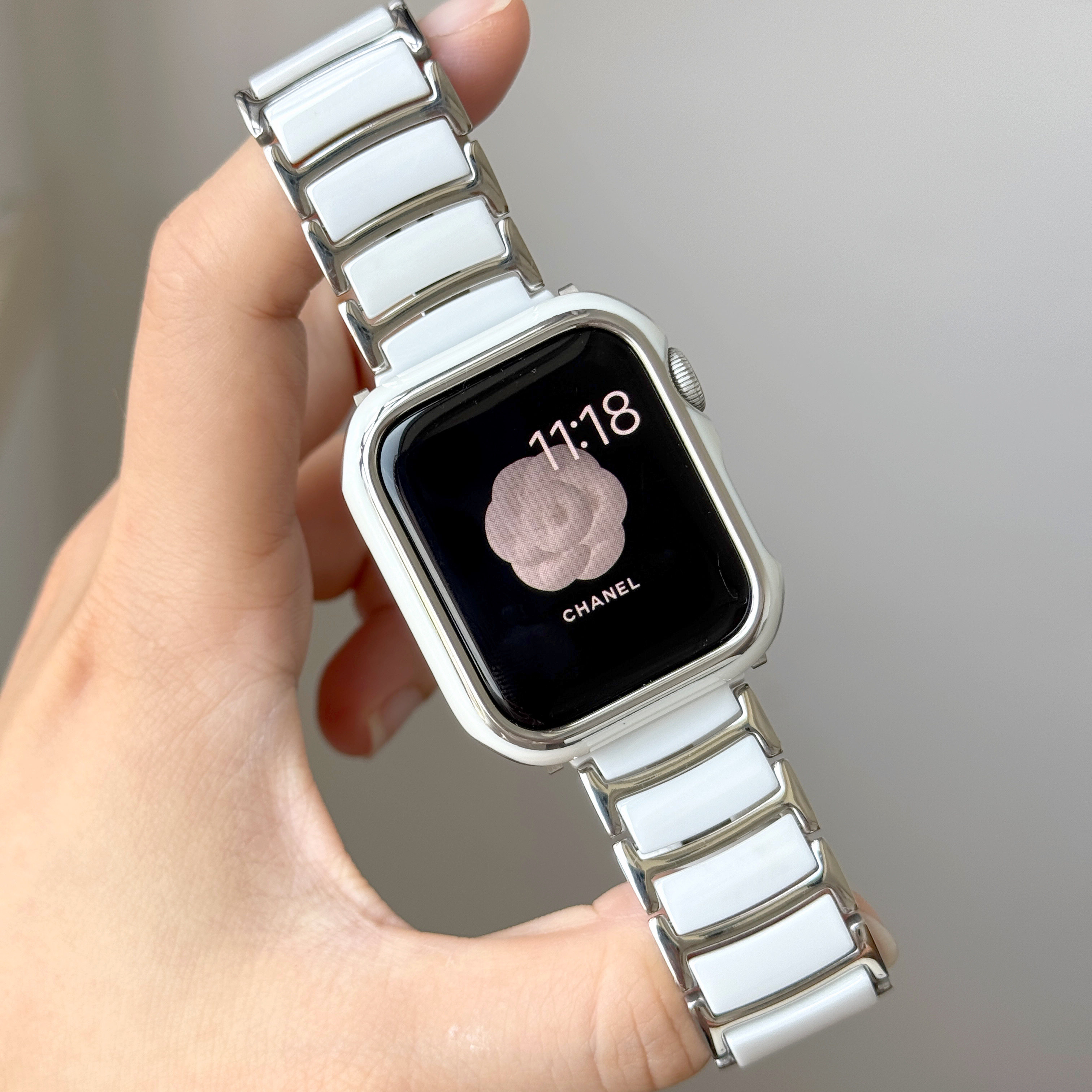 适用苹果手表带Apple watch金属拼陶瓷蝴蝶扣夏iwatchS119SE3百搭