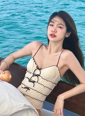 法式性感度假风黑白拼接小香风连体泳衣女修身显瘦泡温泉度假泳装