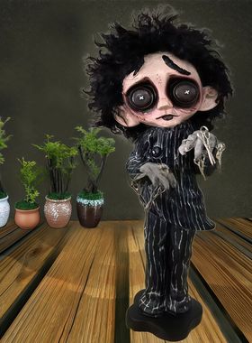 跨境新品万圣节场景装饰品创意树脂剪刀手娃娃搞怪工艺品摆件现货