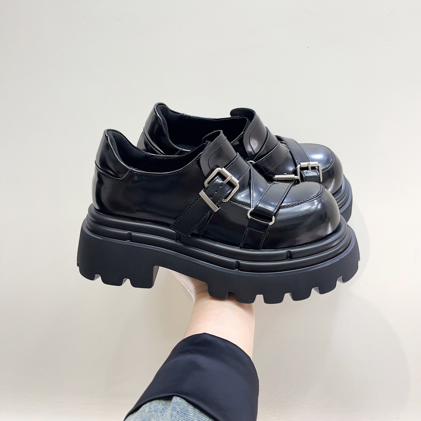 粗跟厚底增高金属皮带扣小皮鞋女
