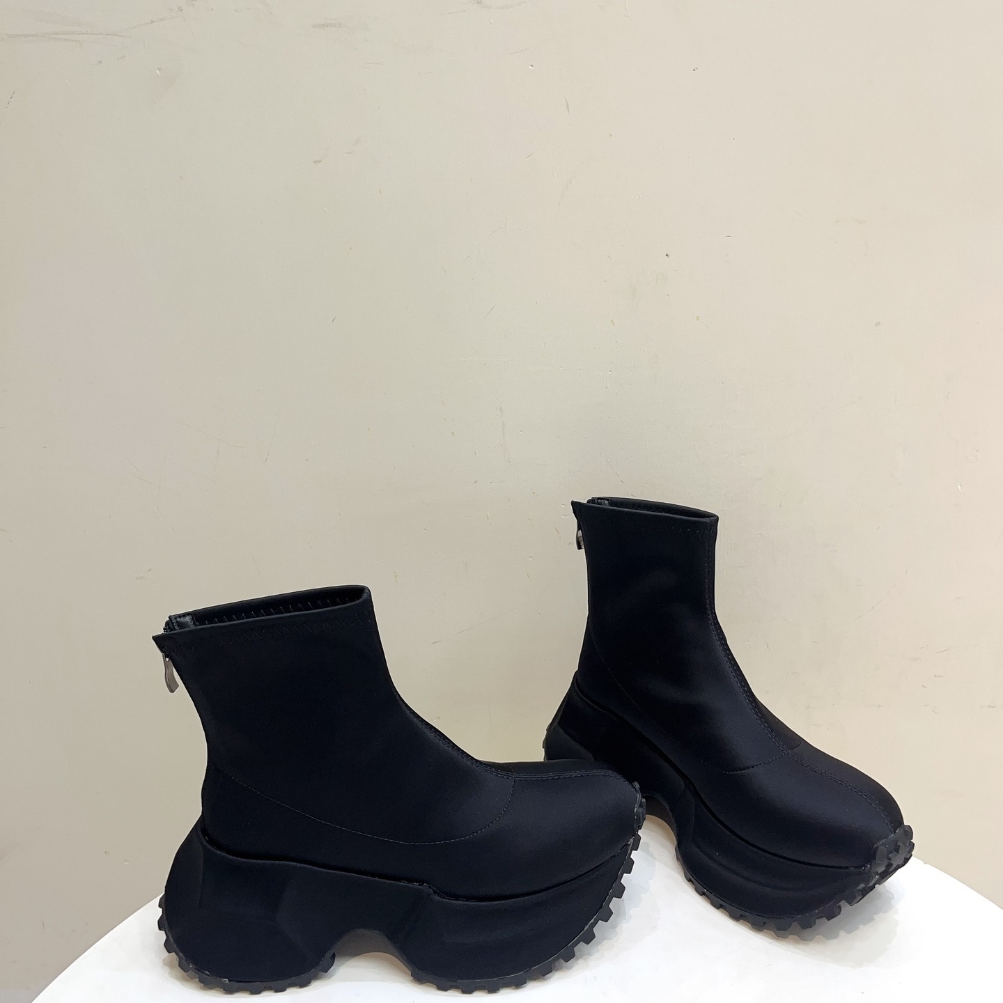 小个子增高8CM马丁瘦瘦靴